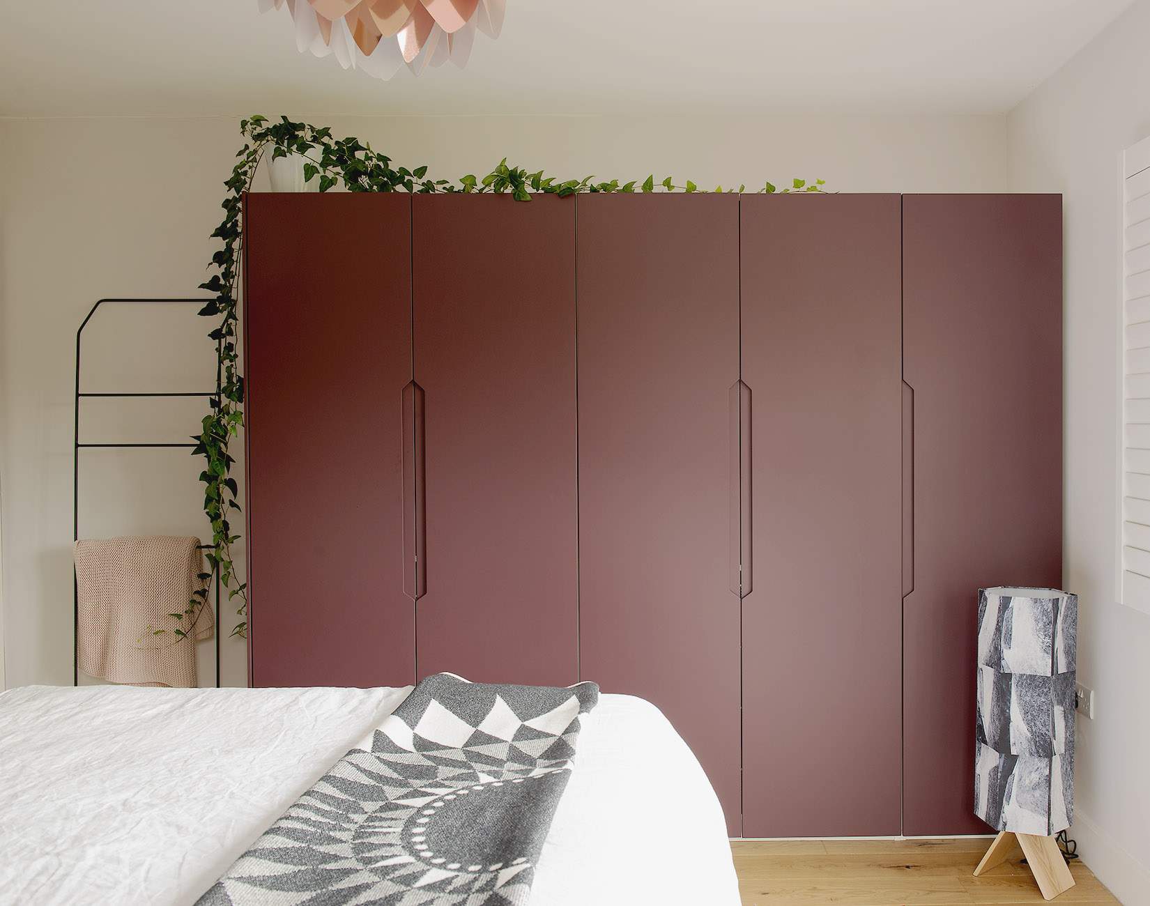 Whiteleaf Lamp Bedroom